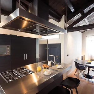 Amazing Modern Design Home, Campo Dei Mori. Wifi Venise
